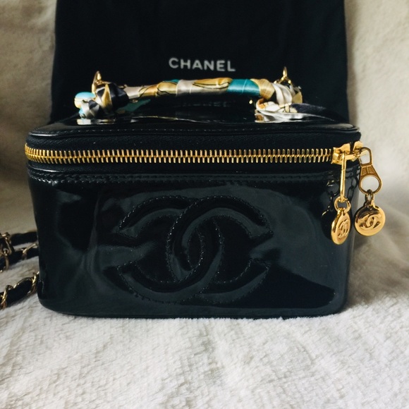 CHANEL Handbags - Chanel Vanity Crossbody Bag